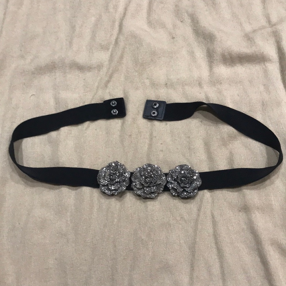 Three flower belt